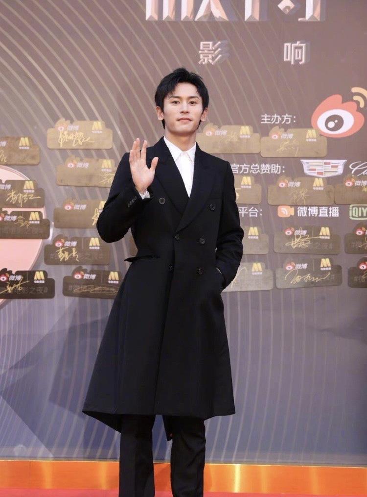 尹正|尹正：减肥餐夺走了我的快乐，网友：衰老的太厉害！像50岁…