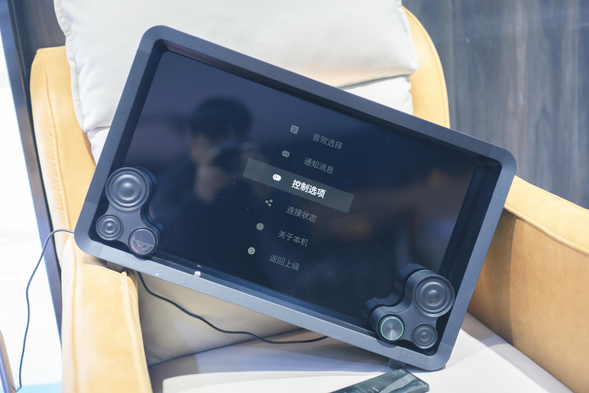 蓝牙音响|颜值控，也是实力派——Lyiew 悬浮歌词蓝牙音响体验报告