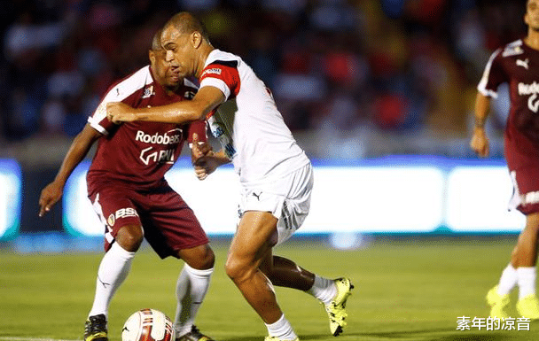 里卡多·夸雷斯馬|曇花一現(xiàn)的天才球員，不到一年被棄用了，穆帥不到半年把他租出去