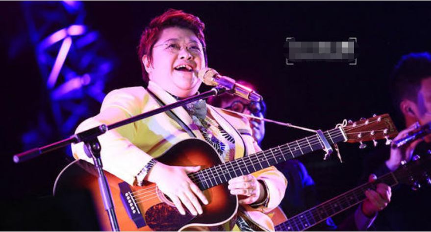 韩红|韩红当年是大学校花？大家以为开玩笑，晒出照片后被惊艳到了