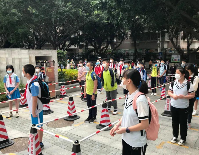 大学|上过大学和没读过书的学生,他们的差距很大,一眼就能分辨出来