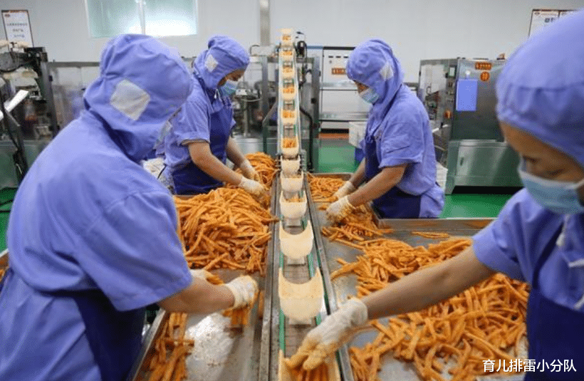 辣条|小女孩脸部成“烂柿子”,只因这种零食吃太多,父母管好娃别常买