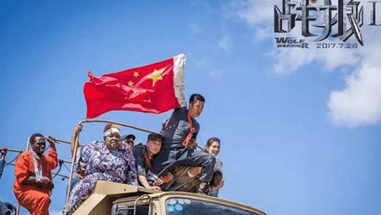 战狼2|不听成龙劝非要翻拍《战狼2》，谢孟伟挑战吴京，上映后全是差评