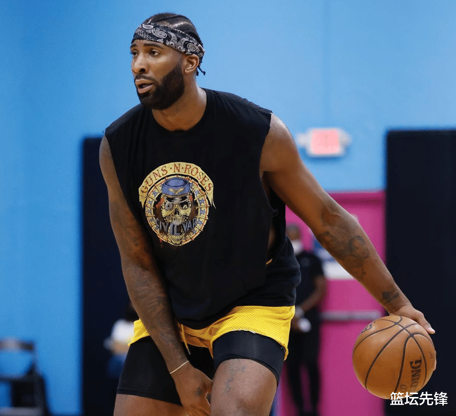 湖人队 4老将加盟湖人交易出炉！2冠军内线降临！詹姆斯：欢迎第4巨头！