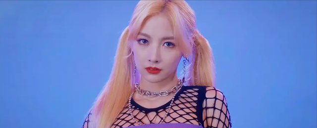 硬糖少女303|硬糖少女双马尾造型：刘些宁脖子粗，王艺瑾显老，赵粤像泫雅