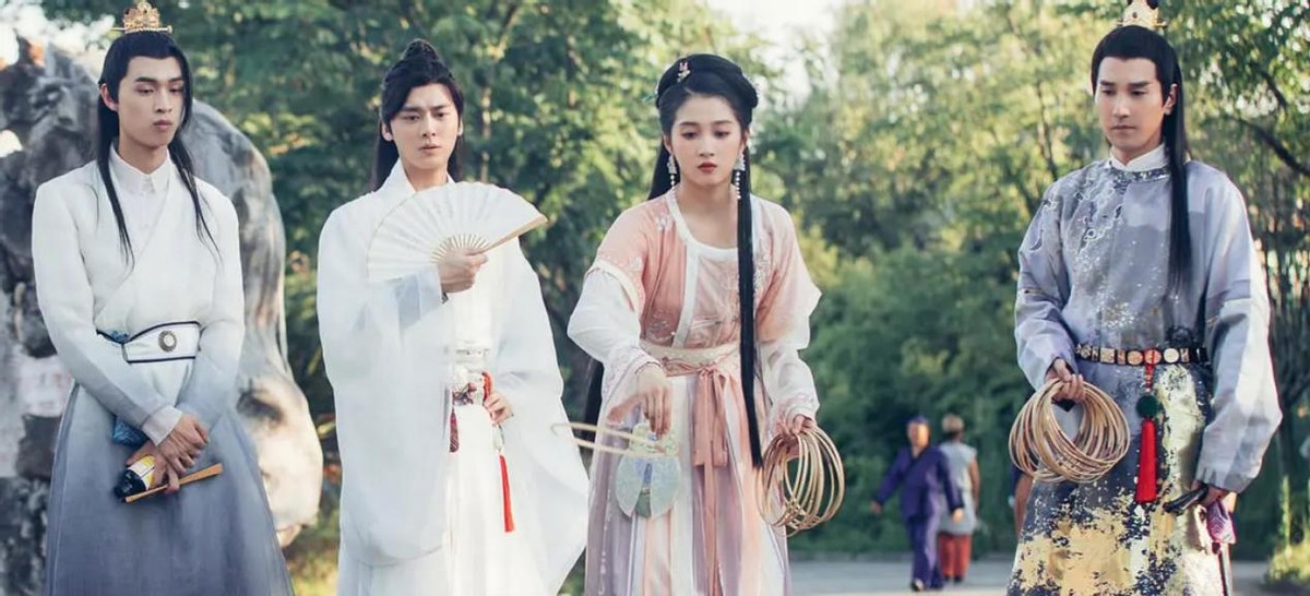 关晓彤|清一色五星好评，这部黑马综艺，凭什么能让观众笑得“人仰马翻”