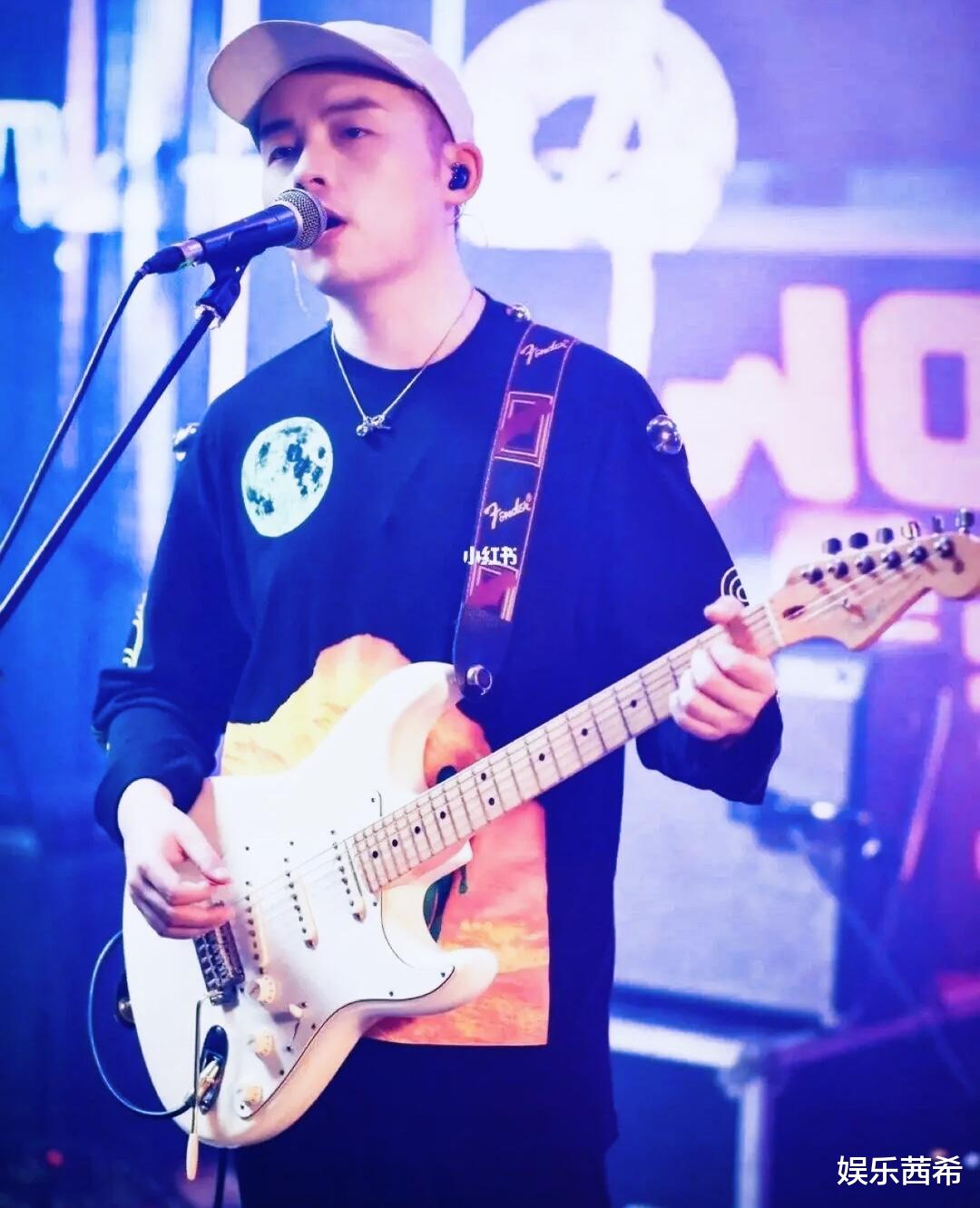 周迅|走了大4岁高圣远,来了小13岁卓越,47岁周迅的“口味”越来越刁