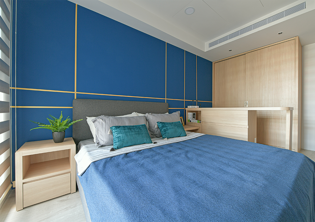 小美涵Emily|富足橘、永恒蓝……如何让截然不同的色系平衡搭配?