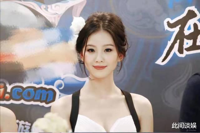 刘诗诗|刘诗诗发布会旧照清纯小白花，杨幂《仙剑三》旧照又仙又灵