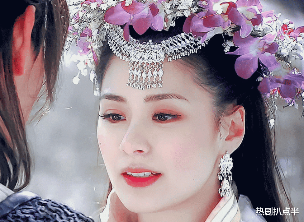迪丽热巴|女星的头戴花环造型，有的美若天仙，有的却草率敷衍还显老