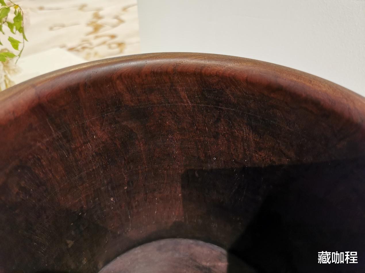 |敞口、鼓腹、圈足,大口径黄花梨尊式笔海