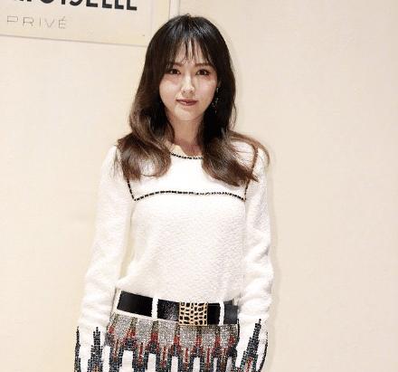 卫衣|唐嫣的这些发型都是一次性造型，并不是烫出来的