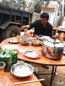 美人阁 小哥，我就想知道你怎么跟你老婆解释哈哈