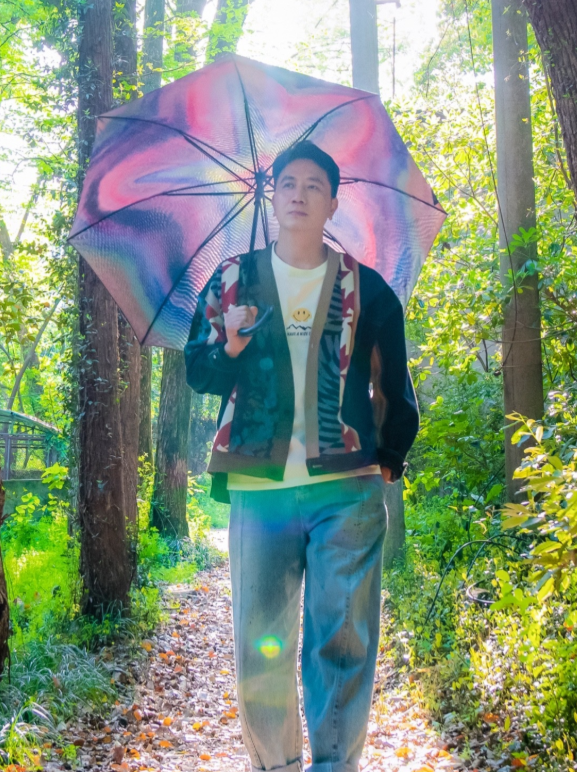 林生斌|林生斌家庭照曝光，时间在朱小贞离世不久，每人脸上表情暗含深意