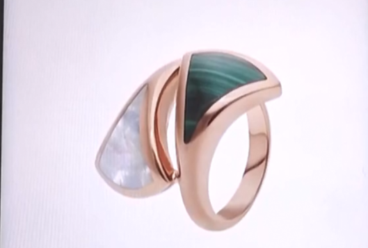 戒指 女子花小3万买戒指，半个月宝石没了，商家：送意大利维修，自费