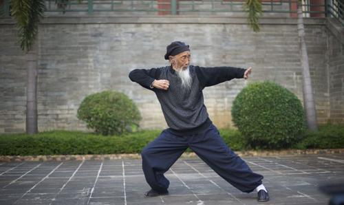 百艾堂|104岁道长张至顺，养生中总结4要点，长期坚持，疏通经络、养阳气