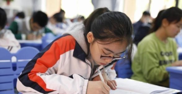 天明情感说 体育课上，男生认为很掉价的动作，却可以让女生有心动的感觉