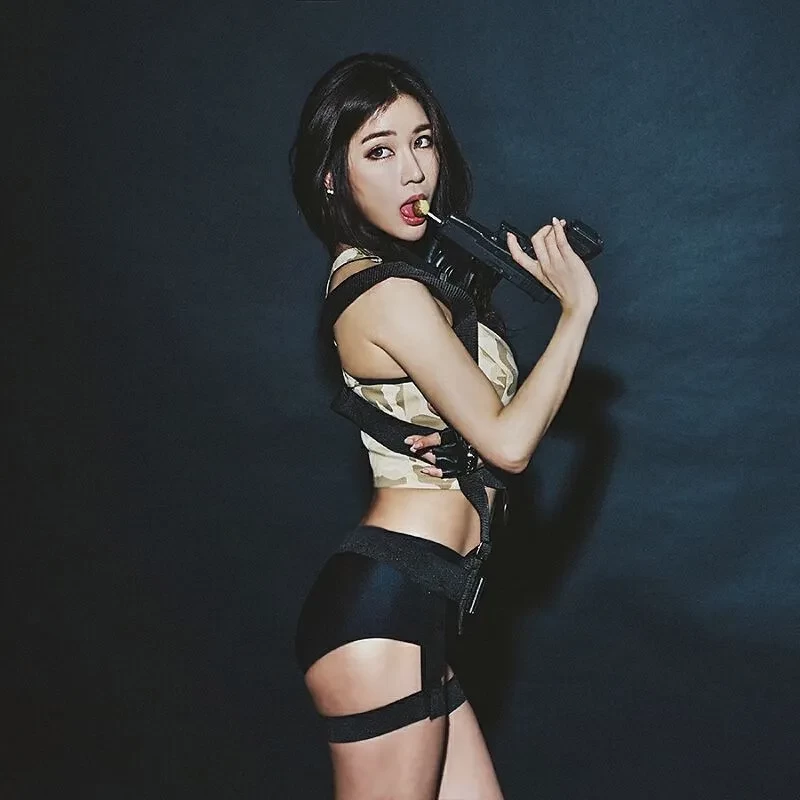 dj|她37岁踏进“夜店”成为最火女DJ，网友都在馋她的身子！