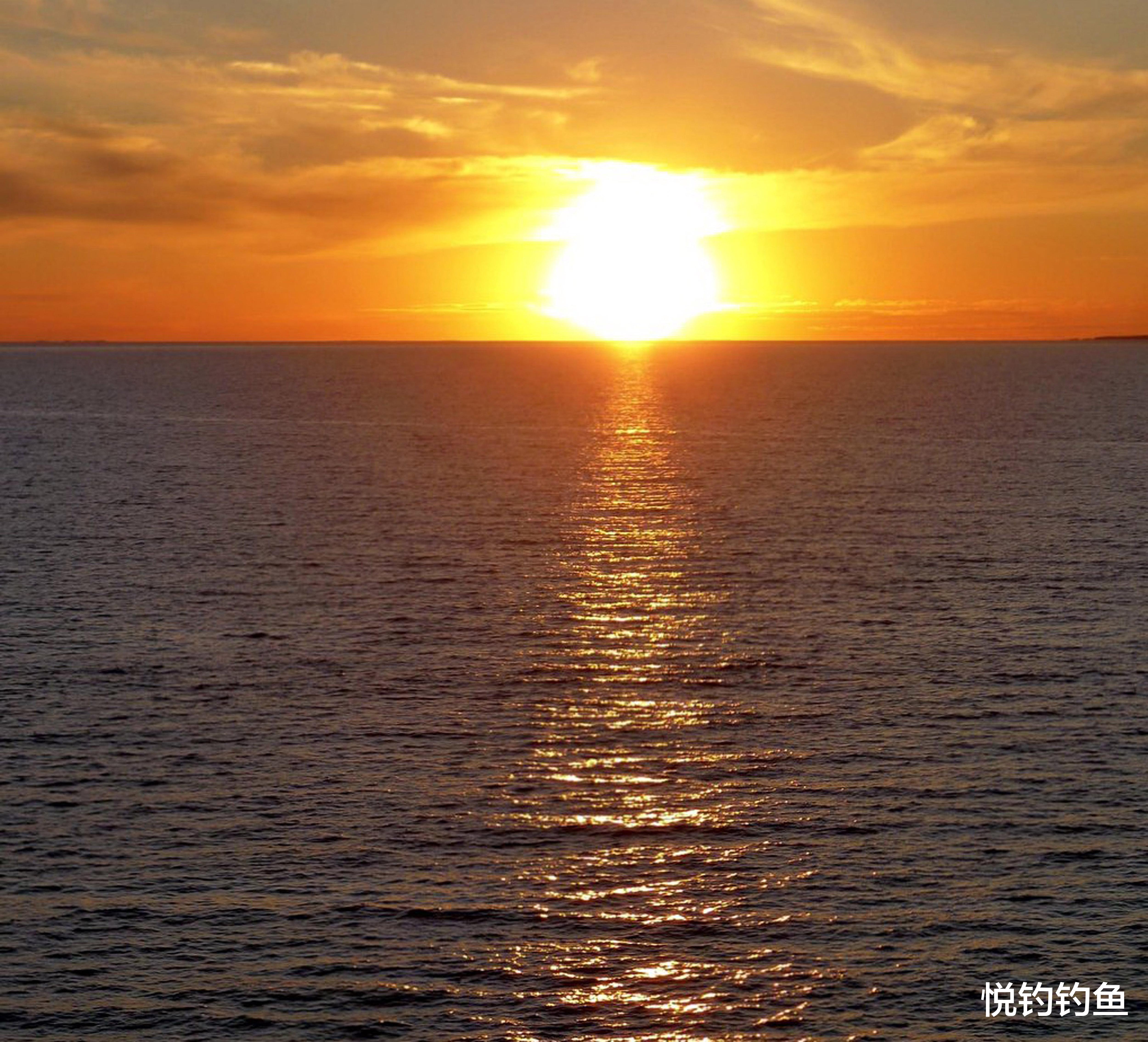 |海员在异国他乡，凭栏垂钓，有鱼没鱼都是一种寄托~