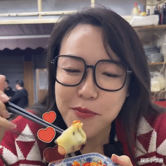 浪胃仙 浪胃仙越来越女性化！种睫毛、做长美甲，为补偿儿子甘愿扮女人