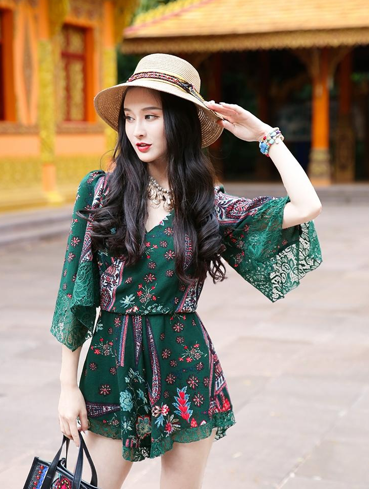 小燕子生活馆|穿上复古碎花连体裤，快乐去度假