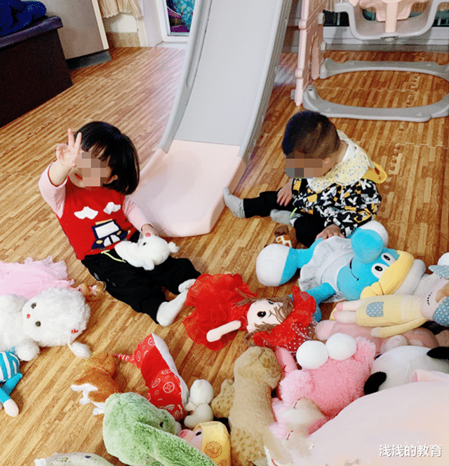 离婚 美女妈妈质疑前夫高空掷子，遭网友炮轰，真相出来网友们愤恨不已