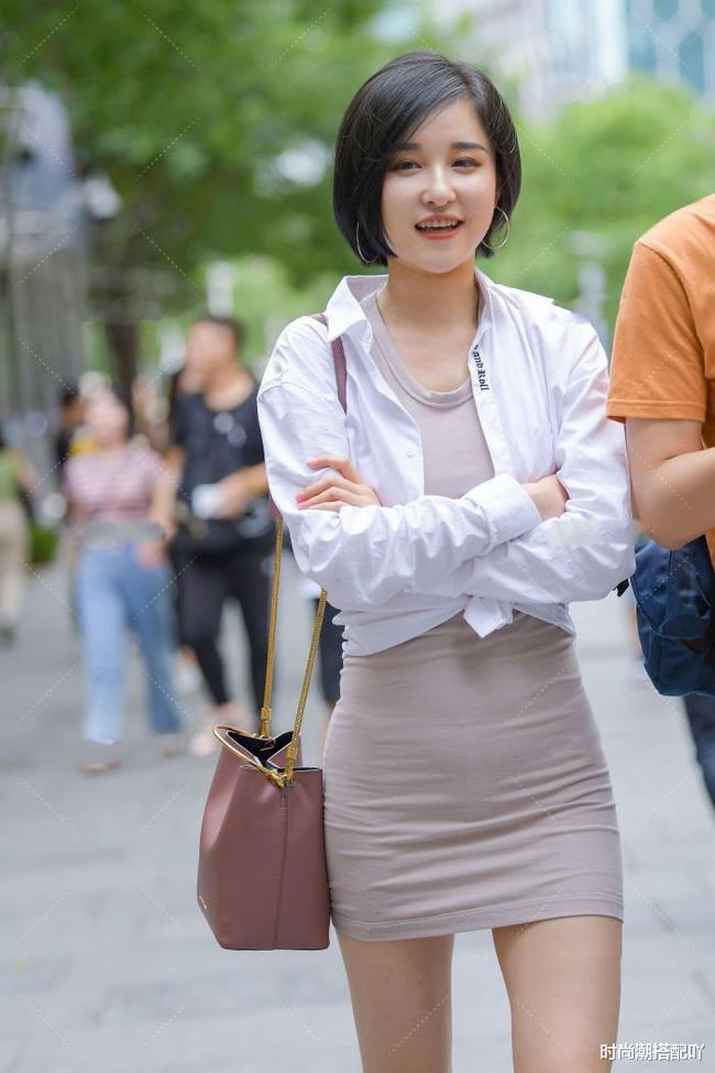 伊能静|时尚穿搭:气质女人时尚百搭,这几款服饰组合,休闲随意更有魅力