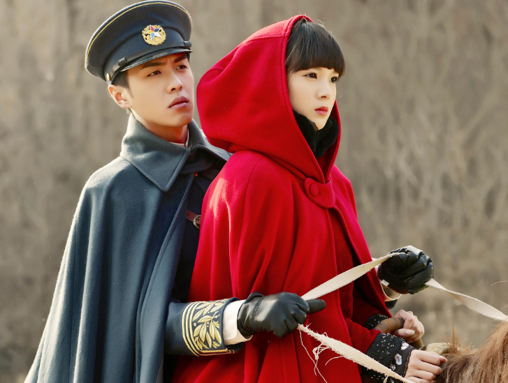 杨天真|张若昀减肥后颜值翻车了？与路人合照失去滤镜后，看起来老了5岁