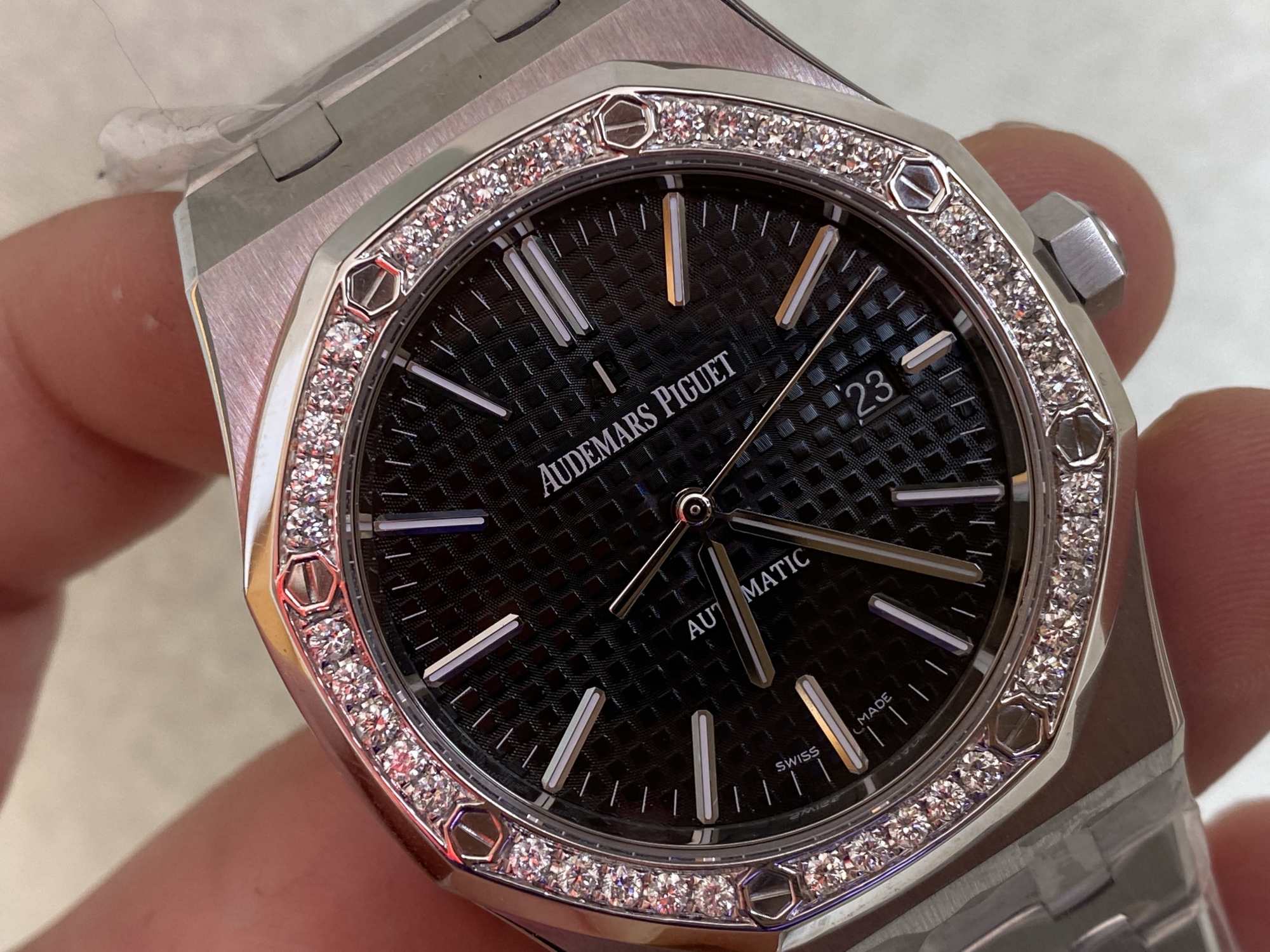 大c论表镶钻|大c论表:爱彼AP15400换装原装字面,圈口镶钻会有哪些惊喜