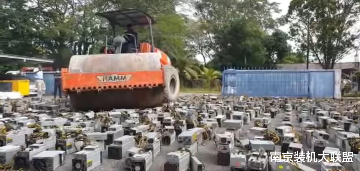 正義執行！壓路機暴力碾壓，馬來西亞當局銷毀上千臺比特幣礦機-圖3