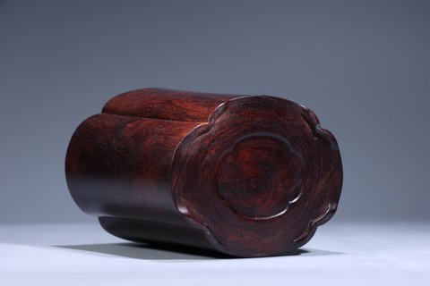 小叶紫檀|旧藏：满瘤纹小叶紫檀·海棠口文房笔筒