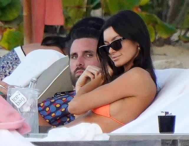 卡戴珊|38岁卡戴珊大姐夫摆脱“伤痛”，出国约会女友，25岁模特撞脸肯豆