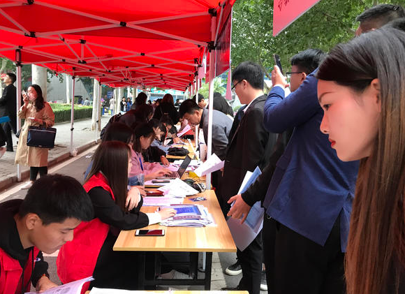 安妈育儿日|95后公务员晒出“工资条”，理想与现实的差距，网友：不敢相信