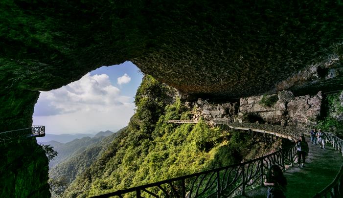 金佛山|重庆有处景区，被称“东方的阿尔卑斯山”，内部天然溶洞星罗棋布