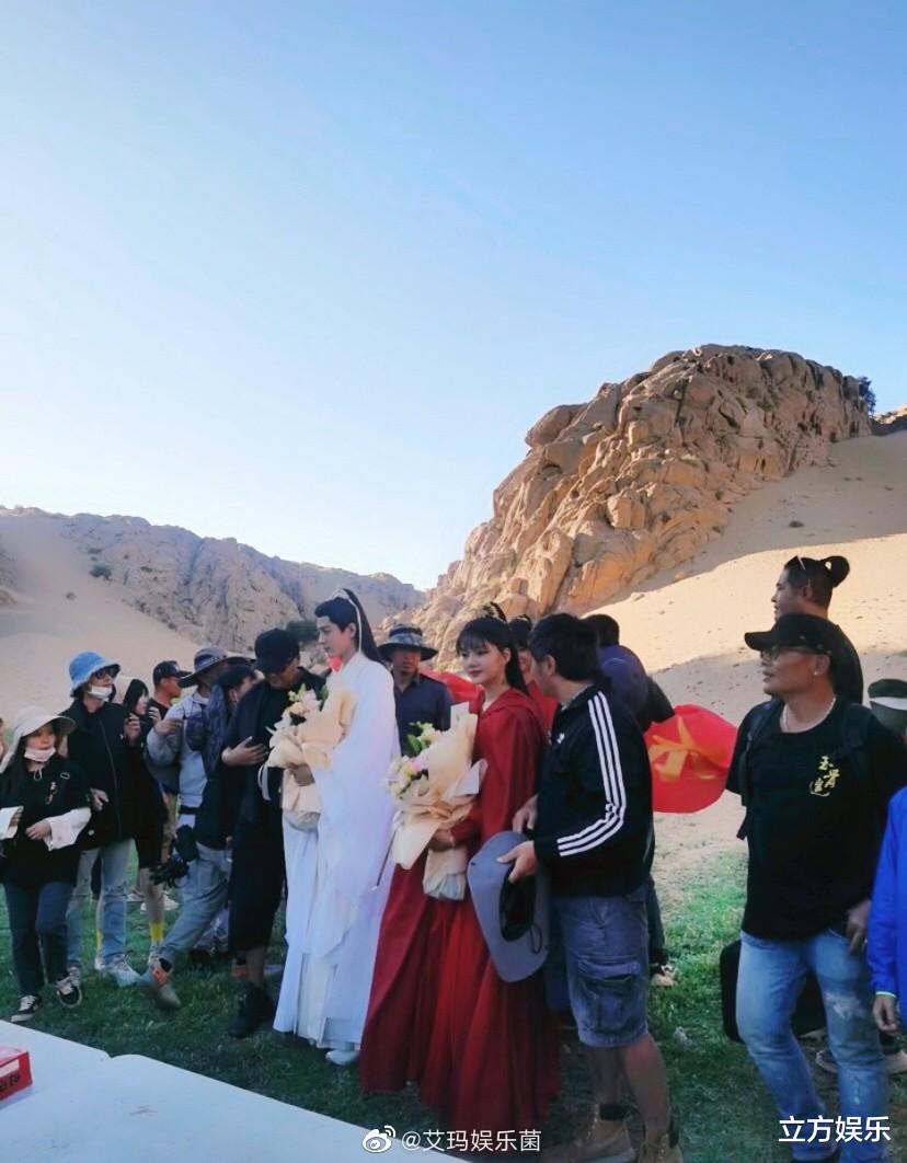 王一博|肖战新剧杀青!男女主全程尴尬无互动,工作人员全围着他!