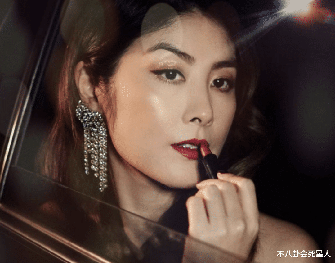 |削骨的女星要后悔了！方脸女星才是真抗老，从王菲到舒淇都显年轻