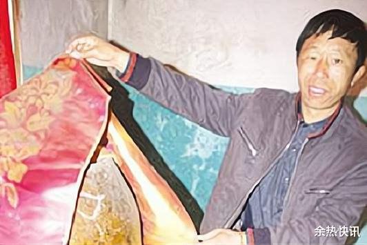 21年前,男子将父遗体放陶缸,开缸成不腐身,放家中2楼谁敢串门