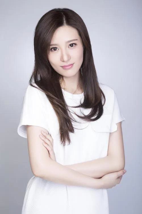 谢娜|她出道便靠姑父走红，姑父另结新欢后，她沦为了18线演员