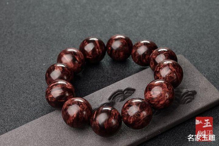 |手串小叶紫檀介绍，关于小叶紫檀手串，你了解多少？