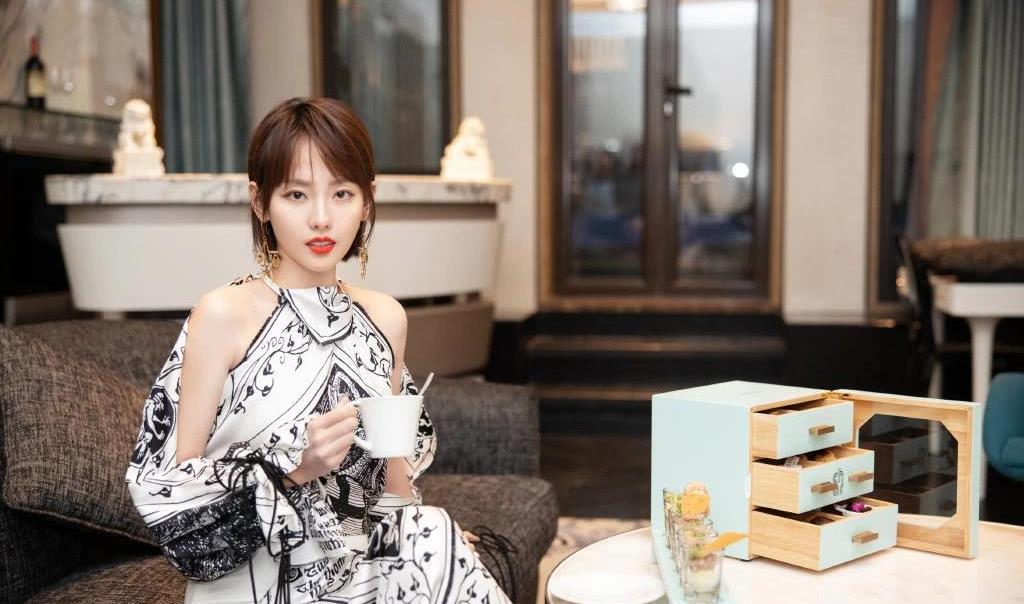 张嘉倪|对前辈耍大牌，在片场掌掴场记，她有多能“作”！