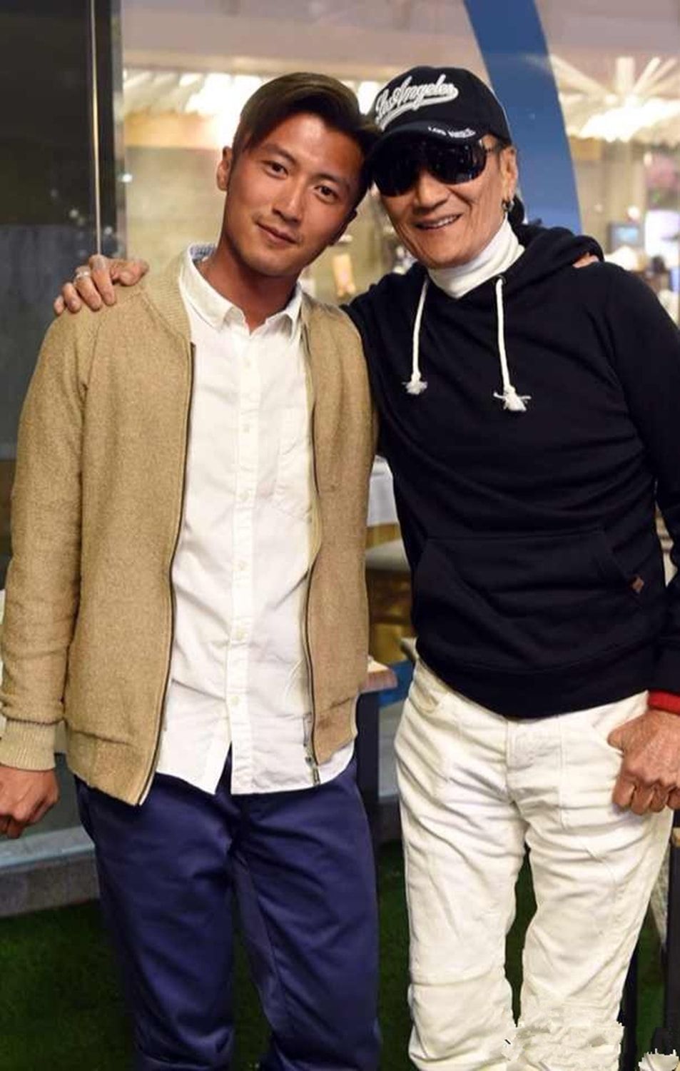 谢贤|“花花公子”谢贤：曾人气比李小龙还高，女友更是一个比一个年轻