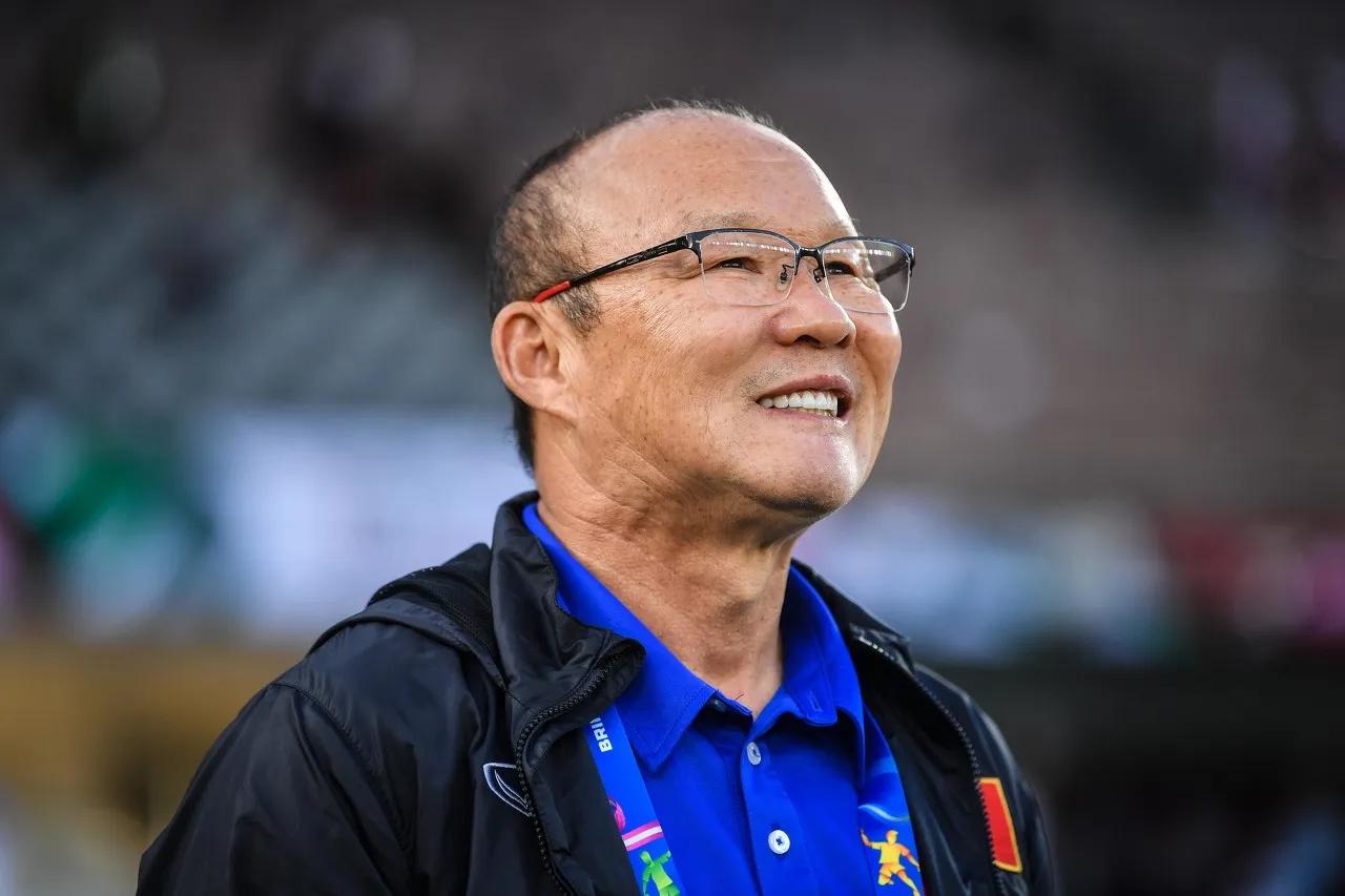 国足|12强赛国足惜败日本的根源浮出水面 国足在中场缺少优秀球员