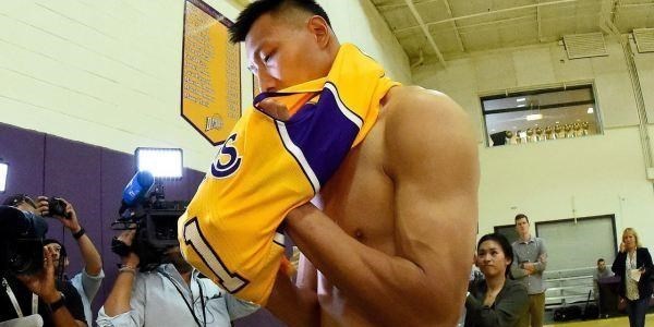 姚明|40岁姚明坦言：我宁愿矮10cm，换取易建联的一方面优势啊！