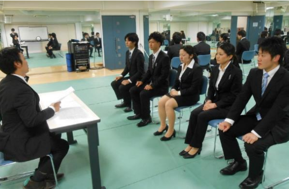 招聘|“中国烟草”偏爱的4类专业，毕业生手捧金饭碗，待遇不输公务员