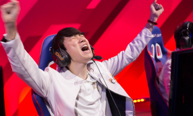 典韦|Doinb正式道歉,并宣布停播,网友:再见,韩国中单