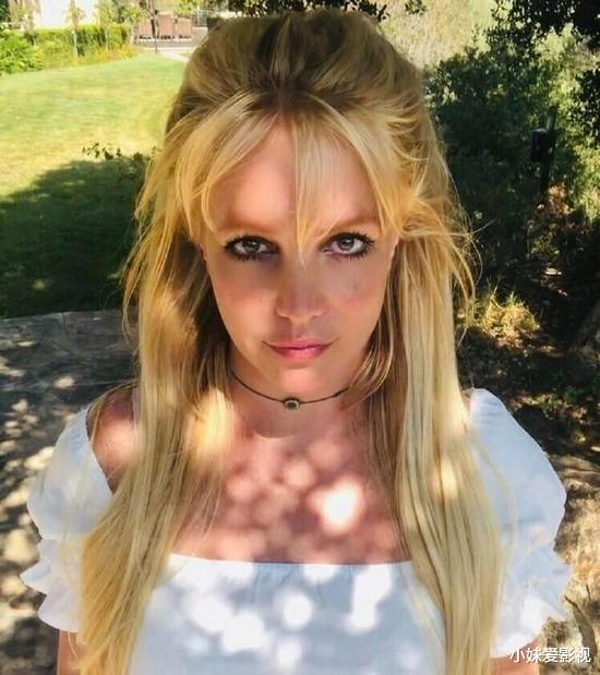 布兰妮·斯皮尔斯|女星被丈夫下药勒索后又遭亲爹囚禁，如今被曝卧室装监控被全方位监视？