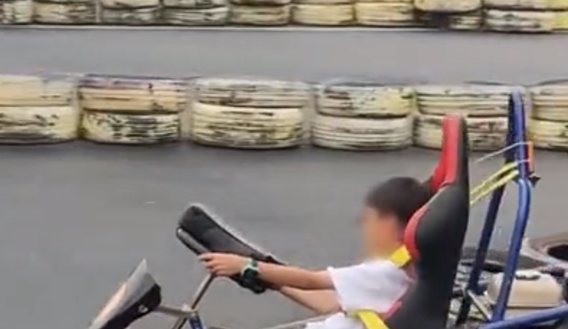 父亲带儿子玩卡丁车,轻轻一撞儿子高位截瘫,老板:有本事来告我