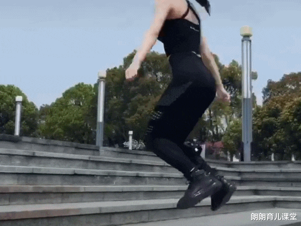 |“最美裁判”火了，颜值和身材皆为“极品”，网友：顶不住了