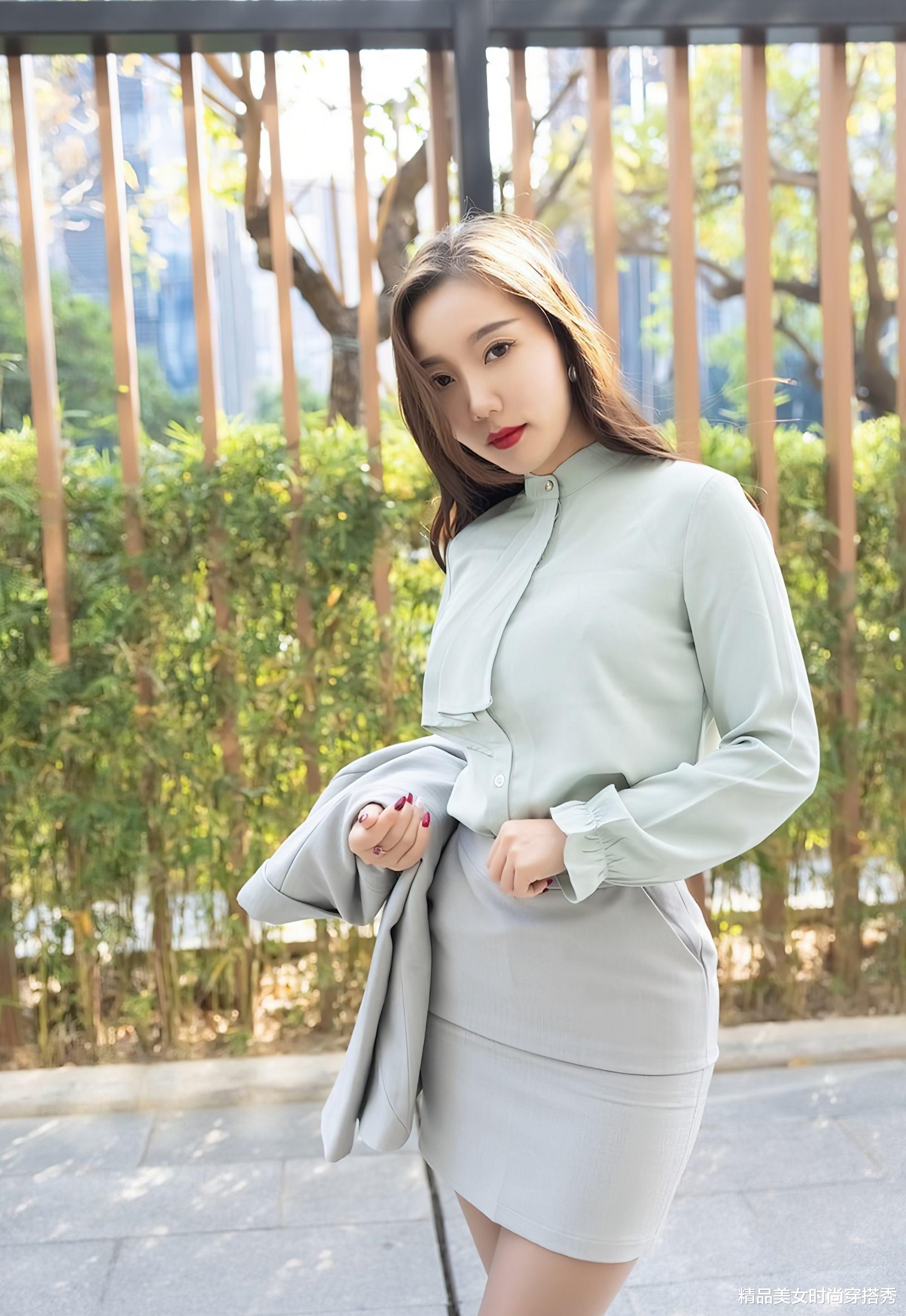 |这套上班族的穿搭很有职业气质,搭配一双精致的高跟鞋你就是女王