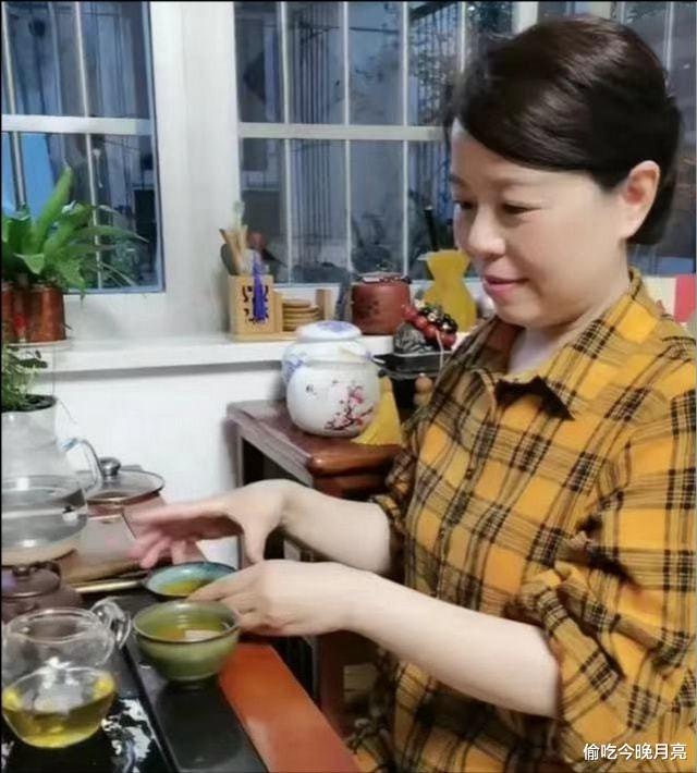 简约|许妈偷换房锁引熊磊暴怒！错换人生房产大战已进入白热化！
